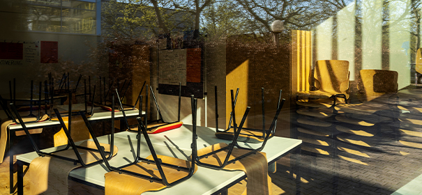 Symbolbild: Schule © Shutterstock, bearbeitet by iQ.